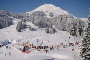 Spielplatz-Schnee Spielplatz-Schnee